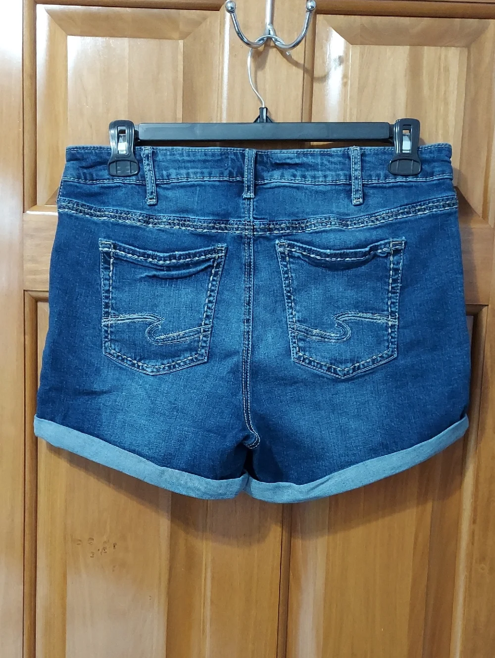 Silver Jeans Elyse Curvy Fit Blue Denim Mid Rise Jean Shorts Size W32 Like New
